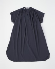 【撥水】GATHEREDCAFTANLONG SHORTSLEEVE ONEPIECE 詳細画像 ネイビー 1