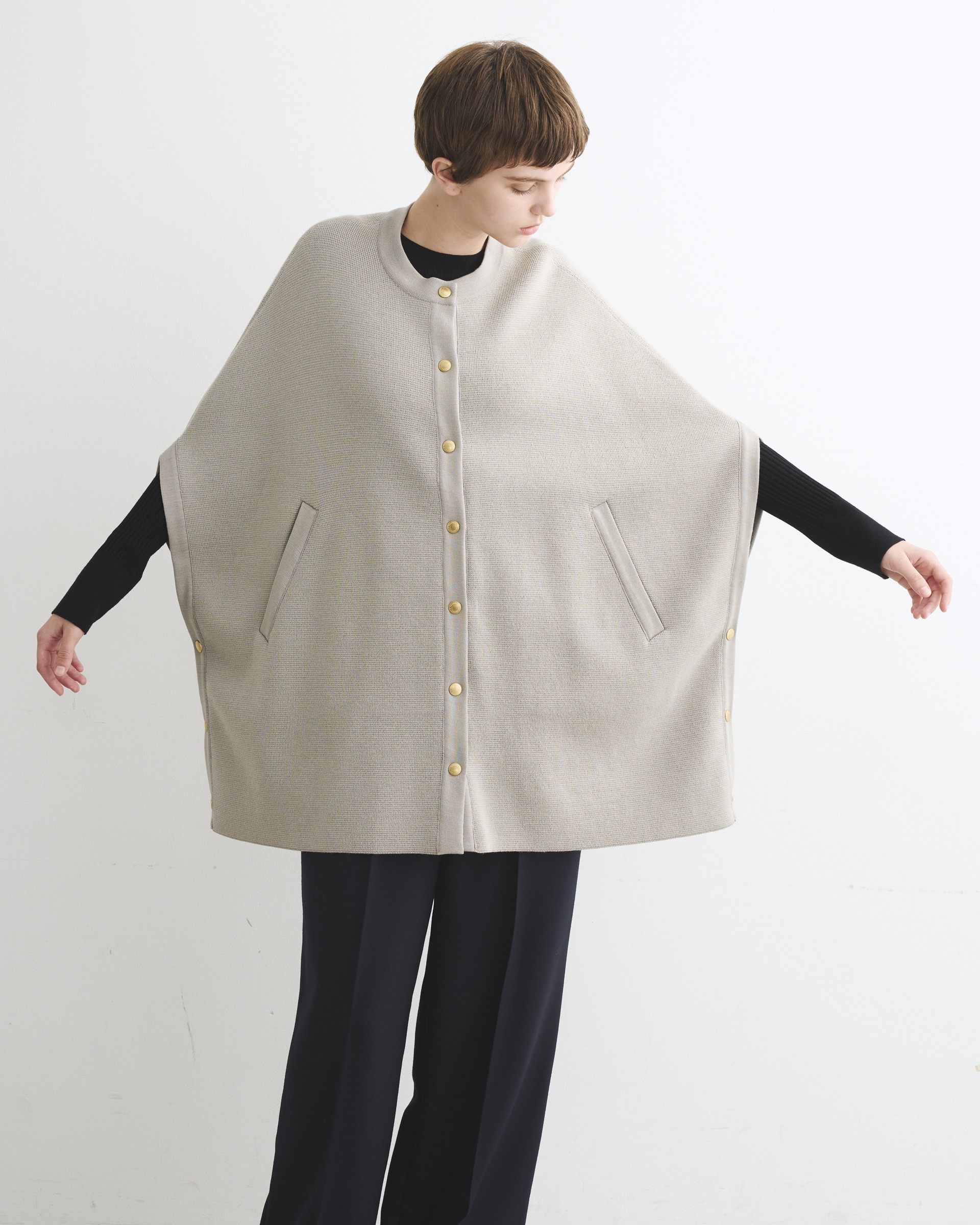 FRONT BUTTON PONCHO フロント ボタン ポンチョ｜サンドベージュ 