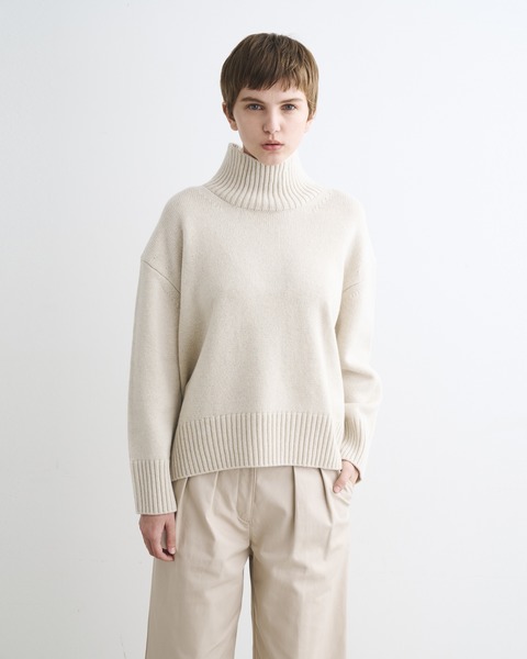 HIGH NECK PULLOVER