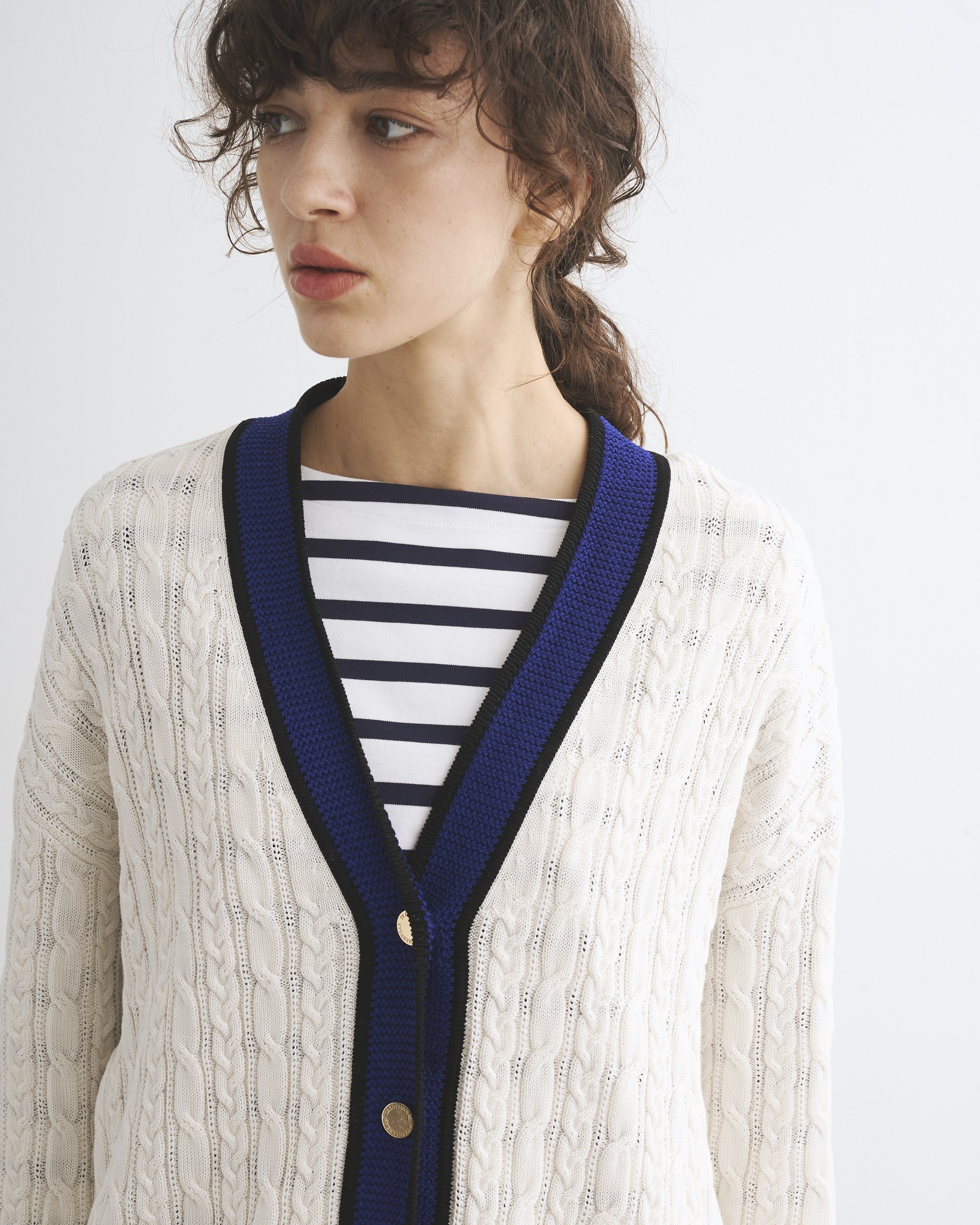 ESHER イッシャー｜オフホワイト×ブルー×ブラック｜ウィメンズ｜ニット  